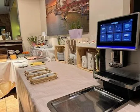 佳雅酒店 2* 华沙