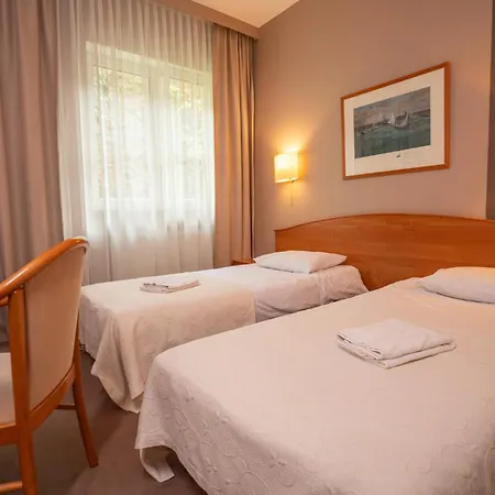 Gaja Hotel 2*