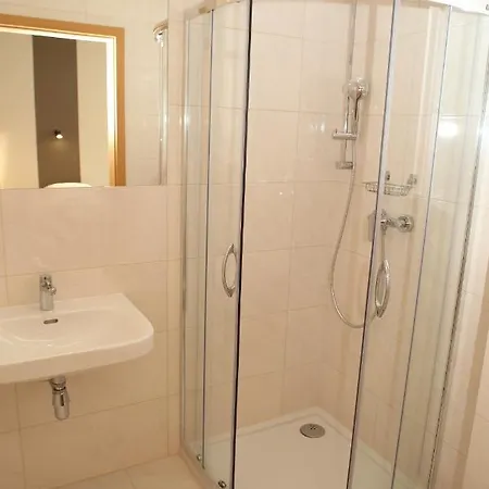 Gaja Hotel 2*